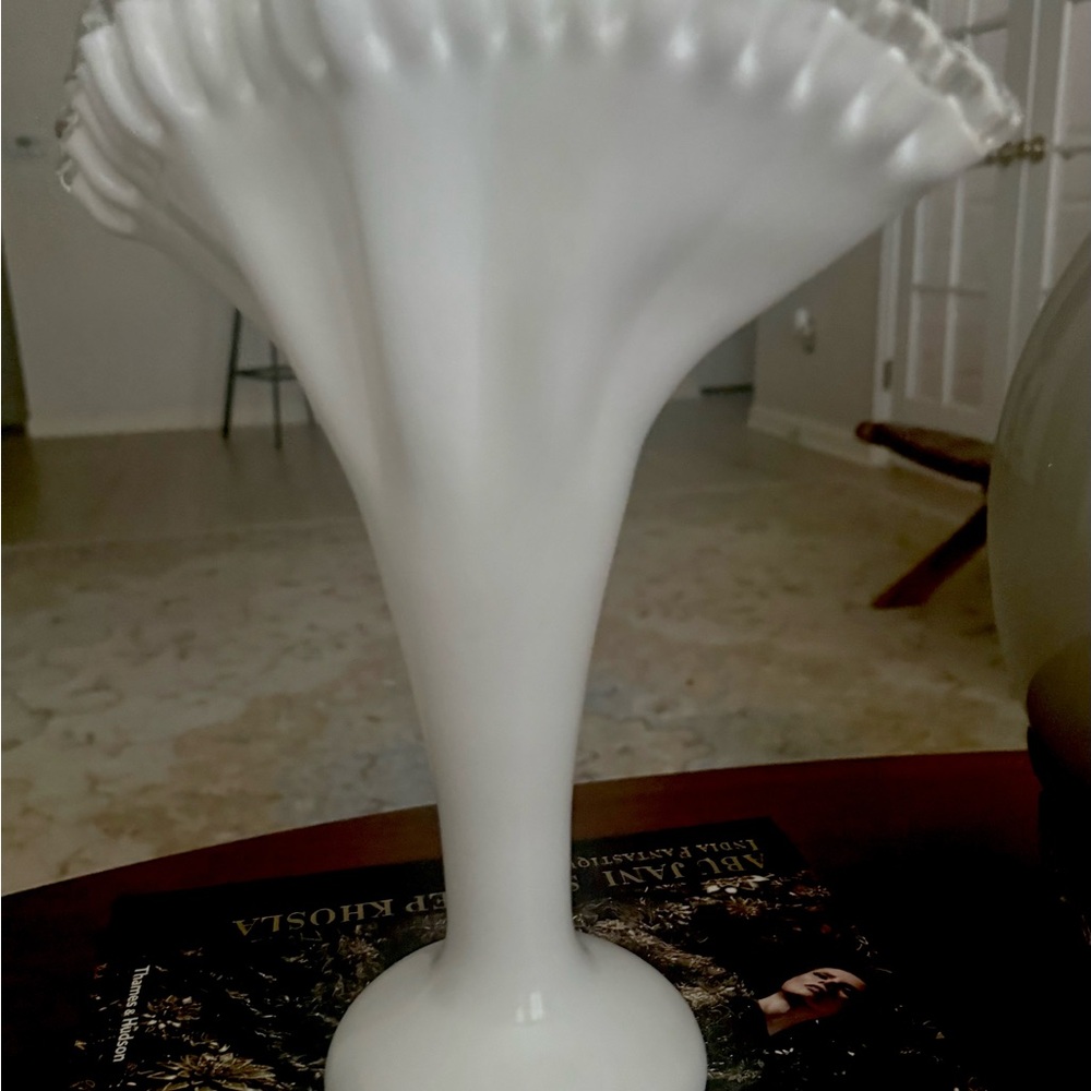 Vintage "Large" Fenton Silvercrest Petticoat Fan Vase 13" tall - Picture 13 of 13